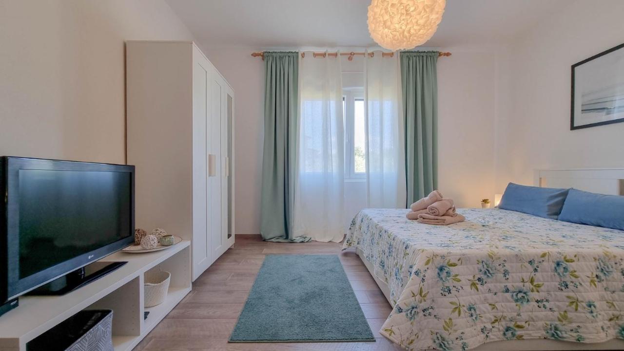 Ester Novigrad  Bagian luar foto